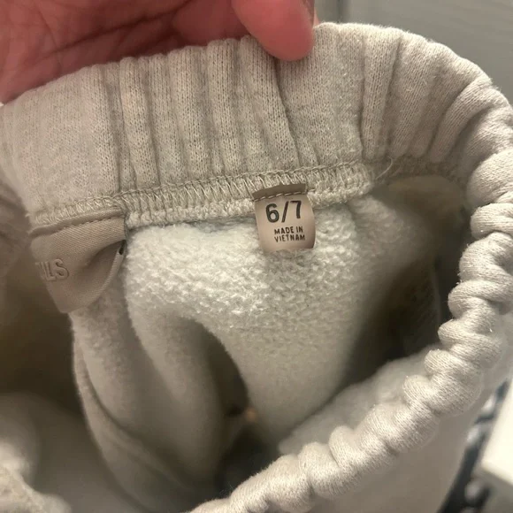 Kids ESSENTIALS Shorts - Picture 4 of 7